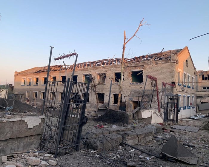 Overnight strikes in Ukraine have killed 25 people as Trump issues a new deadline for Russia to agree to a ceasefire.