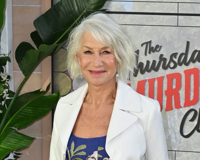 Helen Mirren critica gli atteggiamenti paternalistici verso le coppie ottantenni.