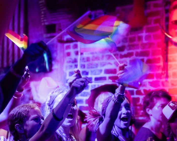 Un bar emergente lésbico en Nueva Orleans, que comenzó después del huracán Katrina, es conocido como "un Mardi Gras gay".