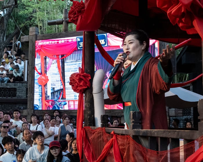 „Jetzt geht es nur noch um persönliches Glück“: Die beliebte Partnershow ‚Granny Wang‘ wirft ein Schlaglicht auf Chinas sinkende Heiratsraten. (Anmerkung: Ich habe die Bedeutung beibehalten, während ich die Formulierung natürlicher gestaltet habe.)