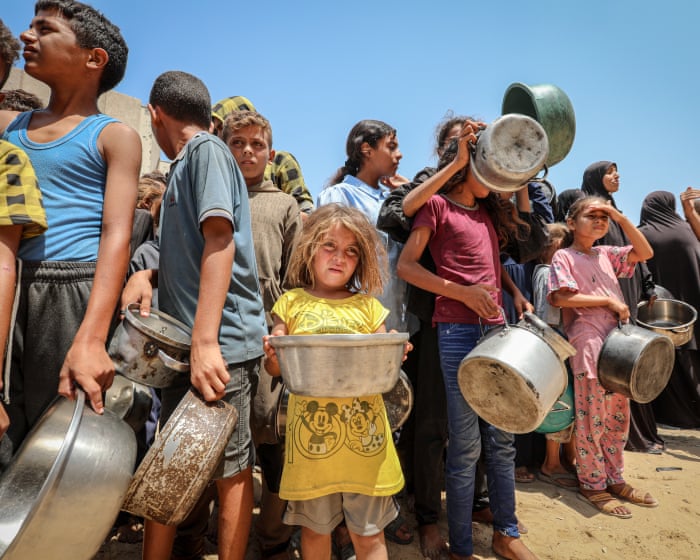 Den israelske hær forbereder sig på at tvinge beboerne ud af Gaza City. I mellemtiden var en baby, der opholdt sig i et telt, blandt dem, der blev dræbt i de seneste angreb.