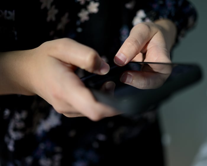 Störde den senaste systemuppdateringen din pojkvän? Romantik i ChatGPT:s era | Arwa Mahdawi