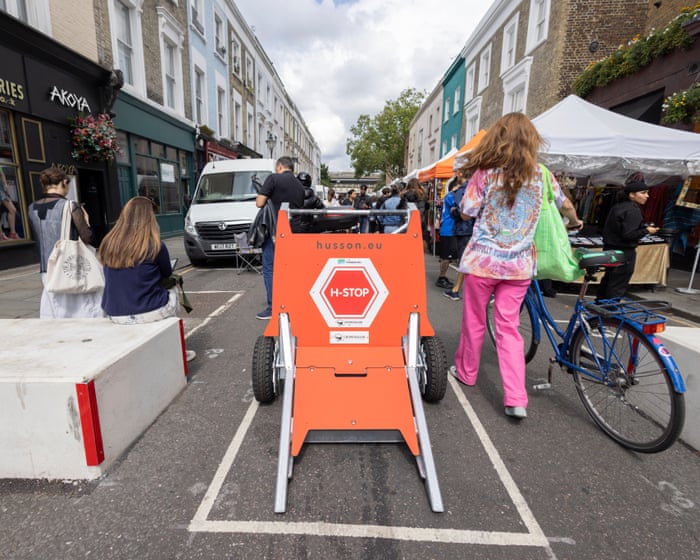 “Sign of the times”: Notting Hill residents divided over anti-terror barriers