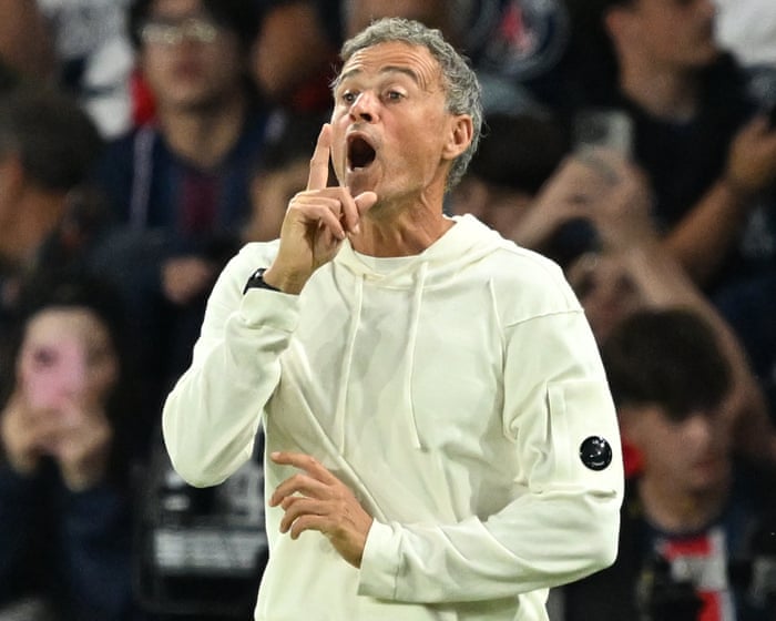 Pariisin Saint-Germainin manageri Luis Enrique mursi solisluunsa pyöräilyonnettomuudessa.