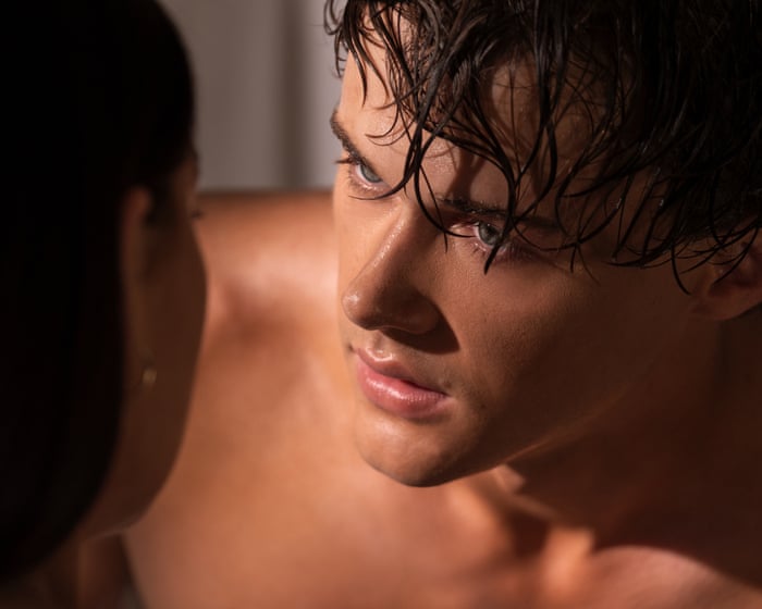 "Ti fa sentire di nuovo un'adolescente!" Perché 'The Summer I Turned Pretty' è l'inaspettata sensazione televisiva del 2025.