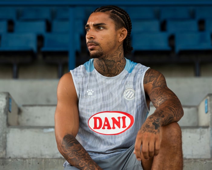 "Ehkä olen sellainen kuin olen, koska menetin Jeremyn": Espanyolin yllättävä englantilaispelaaja Tyrhys Dolan.