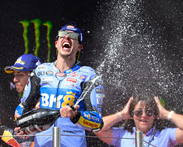 Alex Márquez wins the Catalan Grand Prix, ending his brother's unbeaten streak in MotoGP.