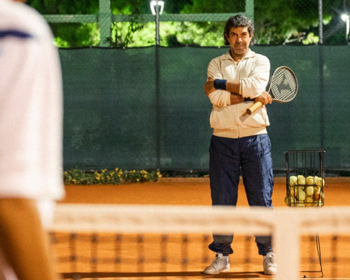 Recenzia Meu Maestru de Tenis – Erorile Neforțate Împiedică Această Comedie Italiană de Inițiere să Fie un Mare Șlem