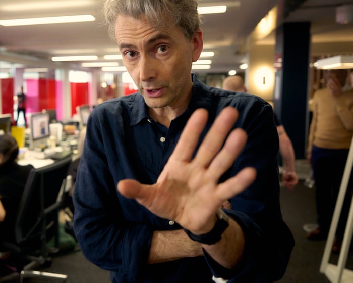 Hack incelemesi – Telefon dinleme skandalının inanılmaz hikayesi şaşırtıcı şekilde sıkıcı bir televizyon programına dönüşüyor.