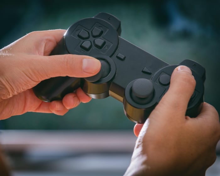 Why do some gamers invert their controls? Scientists have answers, but they might surprise you.