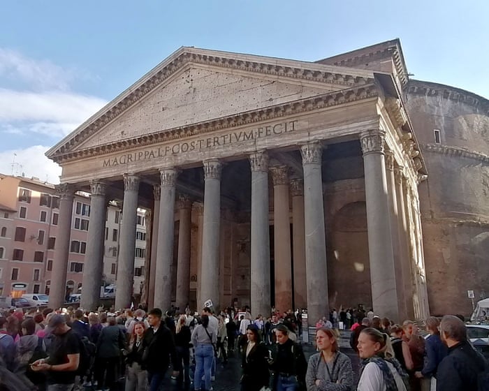 A Japanese tourist has died after falling from the Pantheon in Rome.