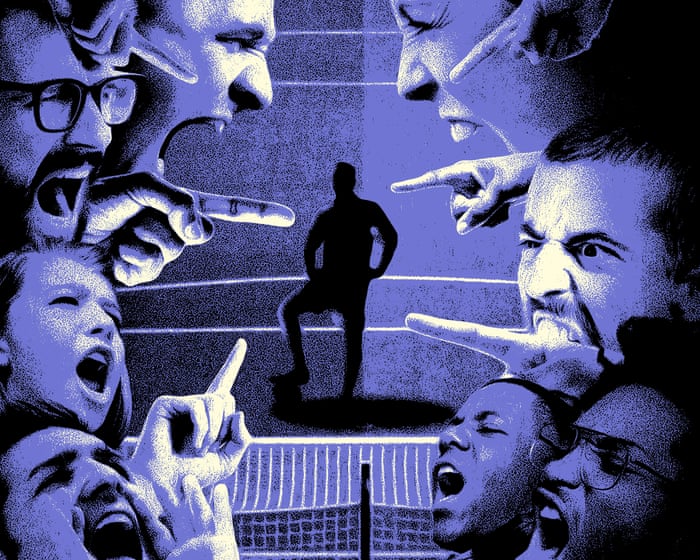 군중들이 욕설과 야유, 침뱉기로 난폭해지고 있나요?