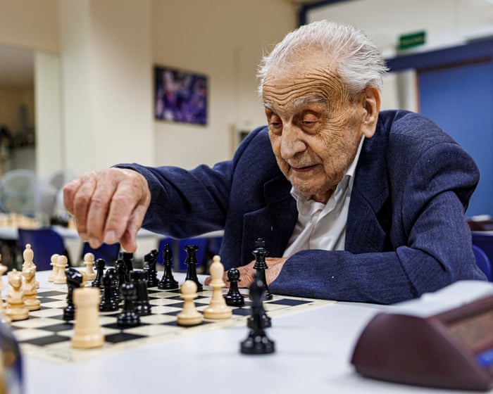 "You can learn a lot by losing": meet Don Manuel, the 104-year-old chess player