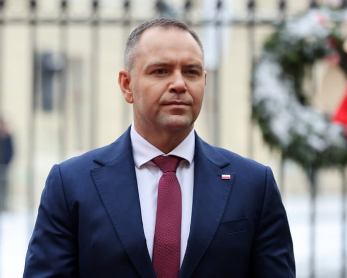 Den europeiske unions høyeste domstol har avgjort at alle medlemsland må anerkjenne likekjønnede ekteskap, en avgjørelse som direkte utfordrer Polens holdning til saken.