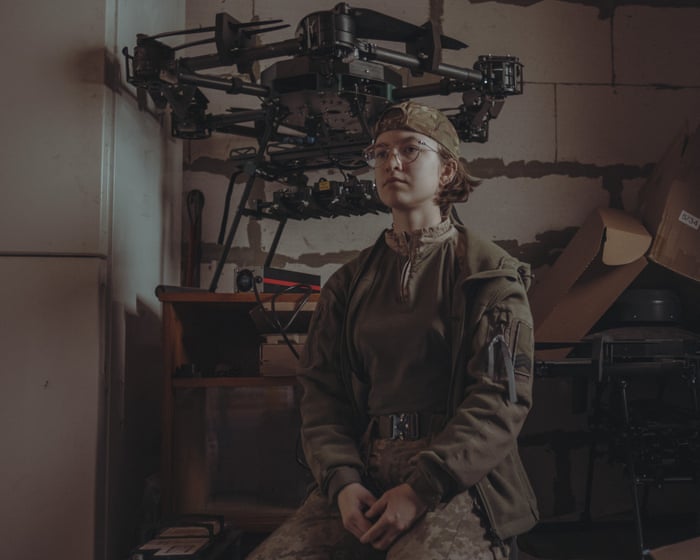 "Od pierwszego dnia operatorzy dronów czują, że są celem" – mówią kobiety-pilotki na ukraińskiej linii frontu.