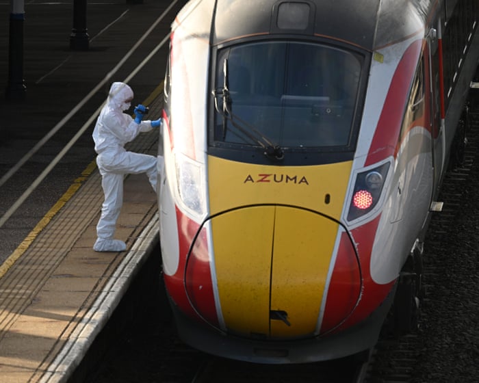 Hvis du stod over for en voldelig angreb, ville du så træde til som en helt eller vælge at flygte? Begge reaktioner kan være meningsfulde. | Emma Kavanagh