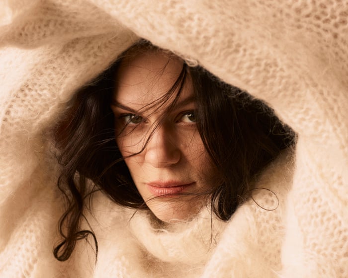 Jessie J kertoo, kuinka syöpäkokemuksensa on innostanut häntä elämään täysillä. Hän keskustelee paluustaan julkisuuteen ja läpimurrostaan Kiinassa.