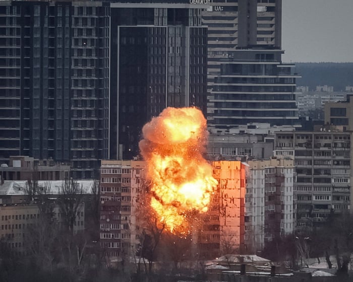 Zelenskyy to meet with European leaders as Kyiv faces new attacks