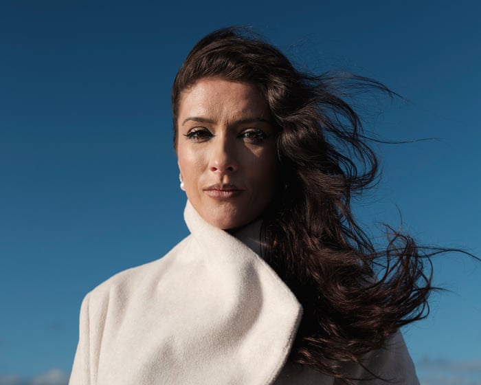 'Foi incrivelmente explícito': Cara Hunter sobre o vídeo deepfake que quase destruiu sua carreira política