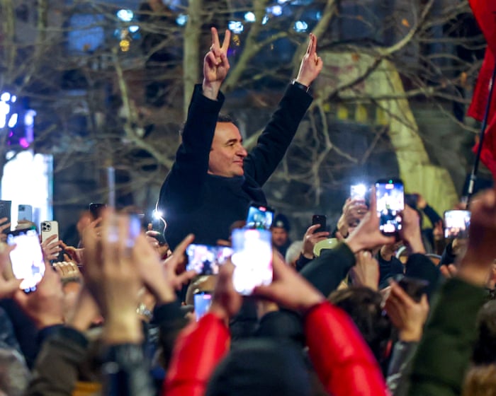 Il primo ministro del Kosovo ha vinto le elezioni anticipate, rompendo lo stallo politico.