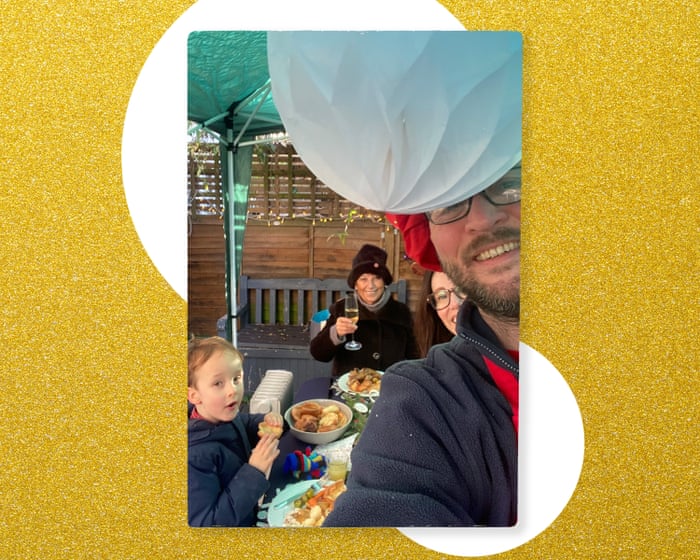 Meu Natal mais estranho: Eu insisti, com os dentes cerrados, que comer do lado de fora seria divertido.