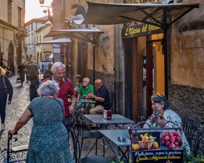 Anketler, çoğu Avrupalının devlet emeklilik maaşlarının sürdürülemez hale geleceğine inandığını ortaya koyuyor.