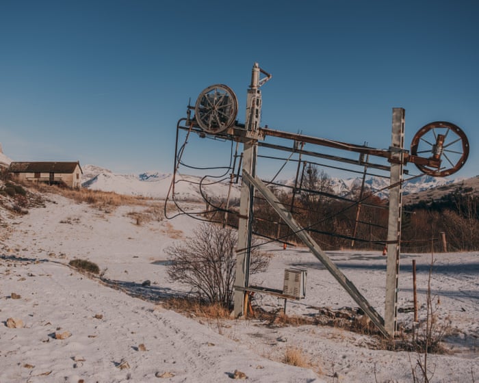 Mivel több száz sípálya marad kihasználatlan, vajon a természet visszaszerezheti-e az Alpokat, és "szellemüzemmá" változtathatja azokat?