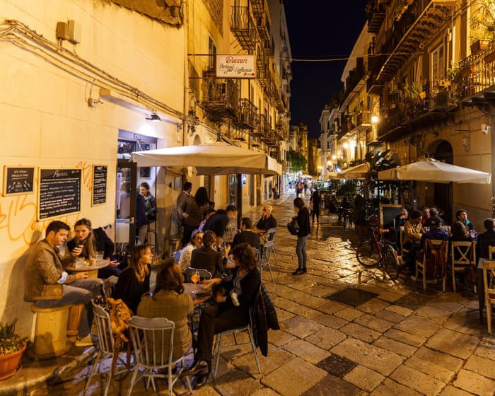 My friends in Italy are using AI therapists. But is that really so bad, when there's still such a stigma around mental health?