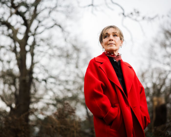 Éppen a rádiót hallgattam, amikor meghallottam a hírt – a szüleim és a nővérem helikopterbalesetben meghaltak. Hogyan tudnék nélkülük tovább élni?