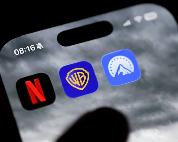 Netflix podal nabídku na odkup Warner Bros v hotovosti, aby předčil Paramount a zajistil si dohodu.