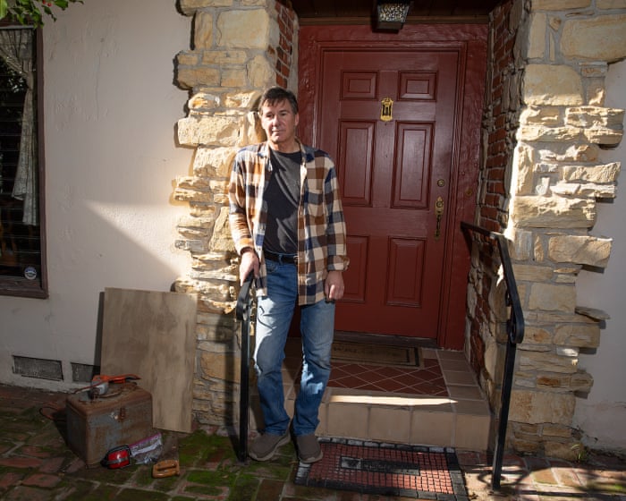 Um urso se mudou para a minha casa.