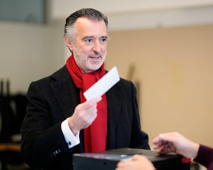 Portugálban elnökválasztást tartanak, ahol szoros a verseny, és a szélsőjobboldali jelölt valószínűleg továbbjut a második fordulóba.