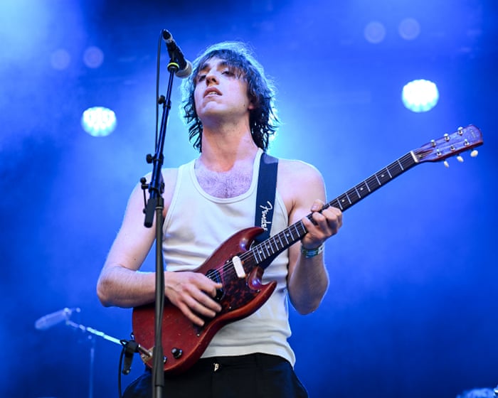 Indiemusik håller på att tas över av falska fans och cynisk viral marknadsföring. Här är hur djupt det egentligen går.