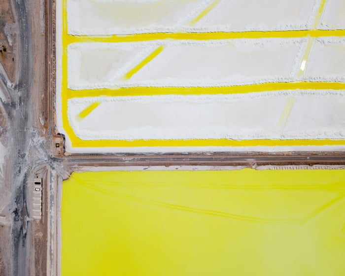 Minerały krytyczne nazywane są "ropą XXI wieku", ponieważ rosnący popyt napędza ubóstwo i zanieczyszczenie w biedniejszych krajach.