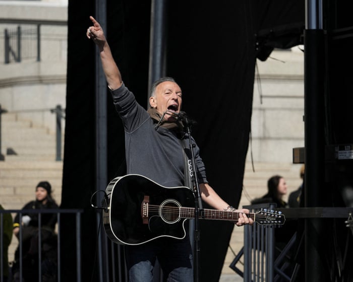 Bruce Springsteen shows how celebrities should stand up to Trump.