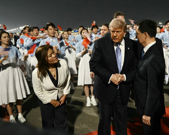 Trump has arrived in China for a high-stakes meeting with Xi Jinping, with the threat of war with Iran hanging over the talks.