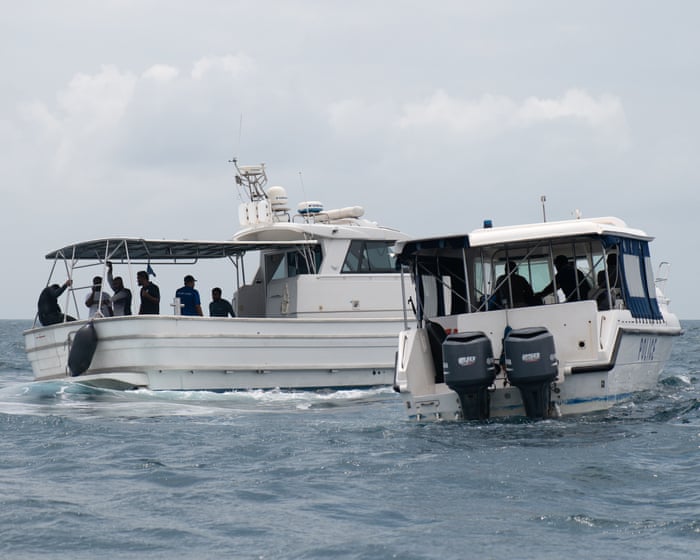 Experts have found the bodies of four Italian divers who went missing in a cave in the Maldives.
