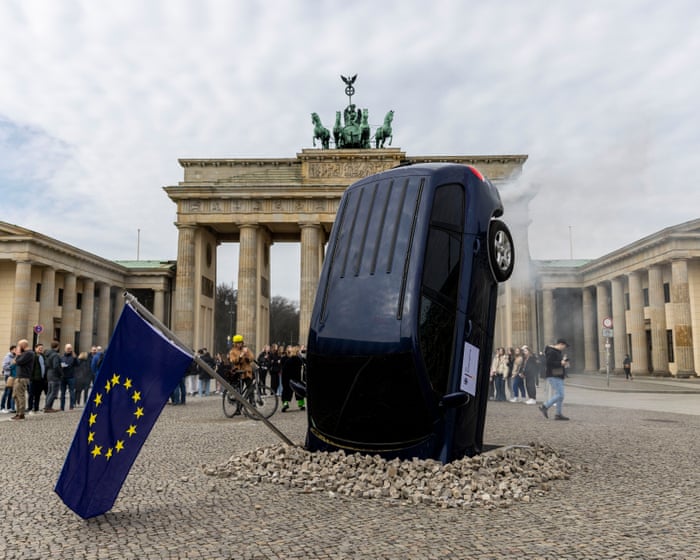 "At a crossroads": will the growing number of crises force Europe to slow down its SUV culture?