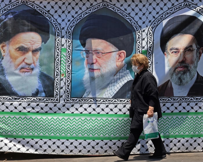 Fredsforhandlingene i Midtøsten er usikre etter at Iran sa at de må "revurdere" etter nattlige angrep.