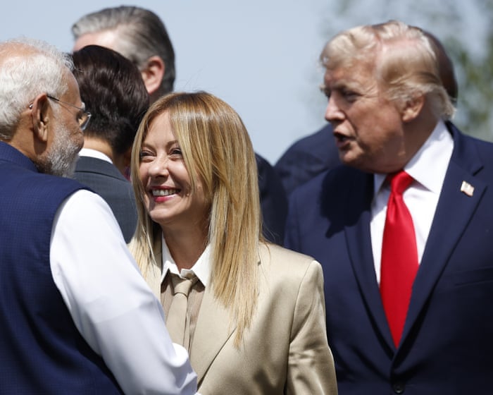 メローニは、トランプが「彼女が写真を懇願した」と主張したことに「唖然」とさせられた。
