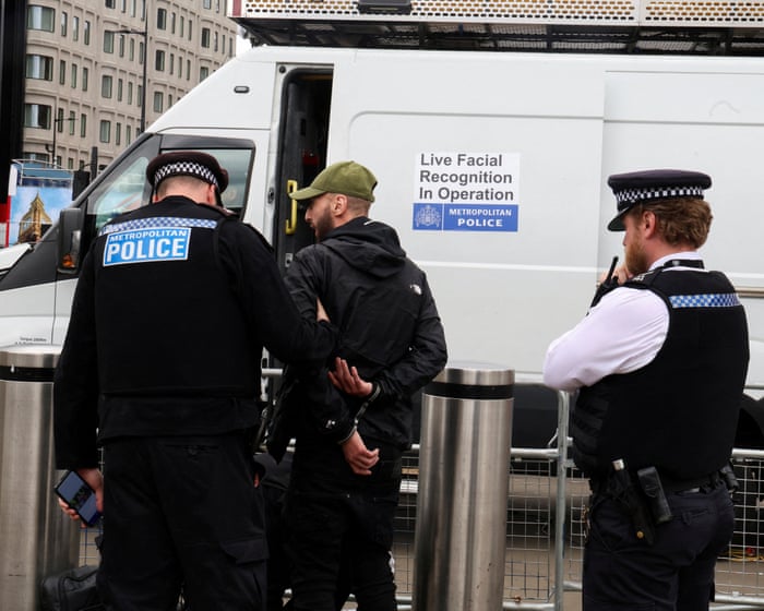 Un sondage montre que les Européens de l'Ouest pensent que la criminalité augmente, alors que les taux de criminalité globaux sont en réalité en baisse.