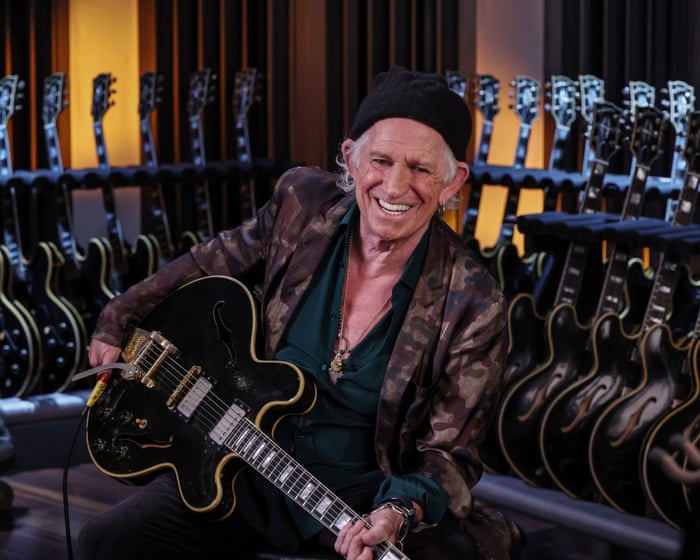 "I’d listen to my body before it started screaming for help." Keith Richards talks about life as an 82-year-old great-grandfather – and his ongoing rivalry with Mick Jagger.