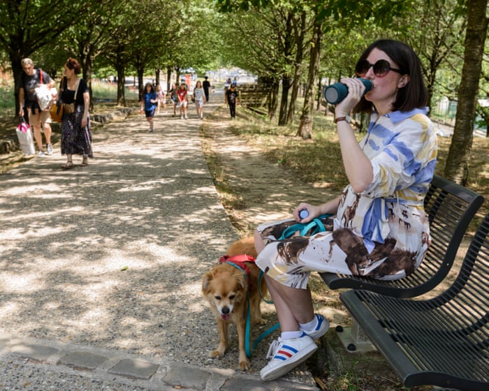 I survived the record Paris heatwave while seven months pregnant. Here's how I managed.