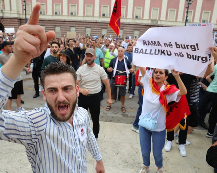 In Albanien wachsen die Proteste gegen einen Luxusresort, der von Jared Kushner unterstützt wird.