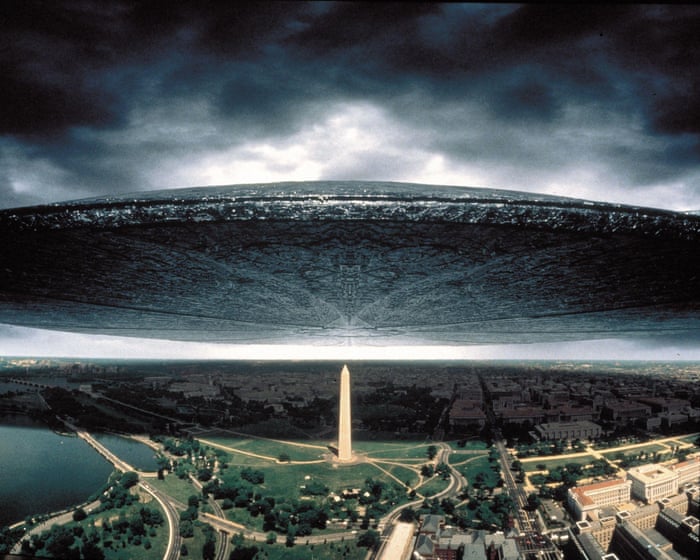 Looking back on the making of Independence Day 30 years later: 'I panicked and rushed to the set to rewrite the script.'