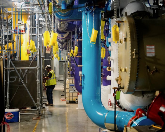 Data centers are pushing big tech's carbon emissions up to a third of France's total emissions.
