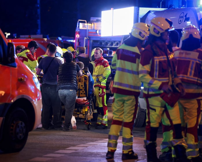 La policía está buscando a un sospechoso después de que una persona muriera y otras 16 resultaran heridas en un ataque durante el Orgullo de Berlín.