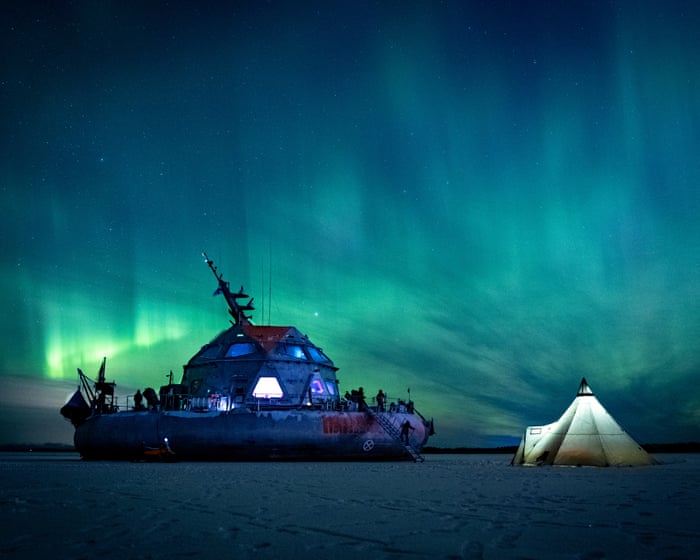 A voyage to the end of the world: a floating lab will drift through Arctic ice to study life.
