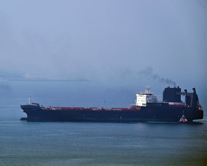 Os preços do petróleo subiram novamente acima de US$ 100 por barril, à medida que o conflito no Oriente Médio se intensifica.