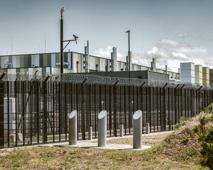 Delays in data center projects are putting the global AI revolution at risk.